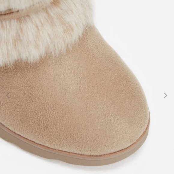The cutest furry wedge Pom Pom booties ever - Picture 4 of 4